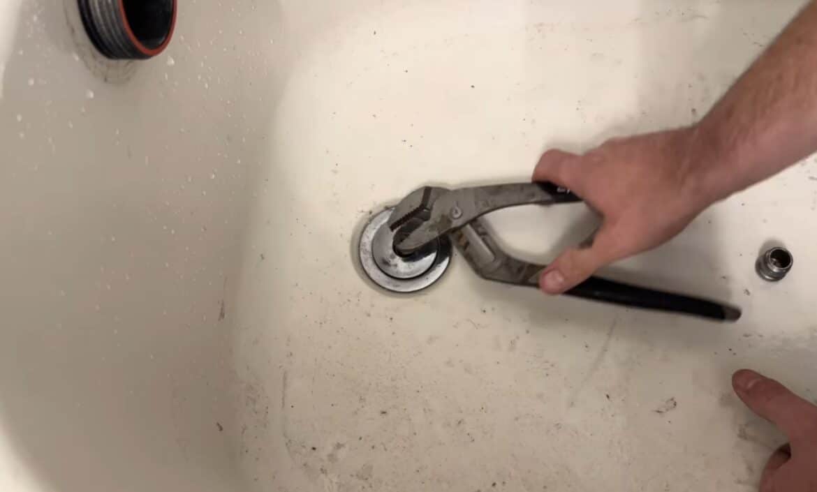 Best Bathtub plumbing services in dubai