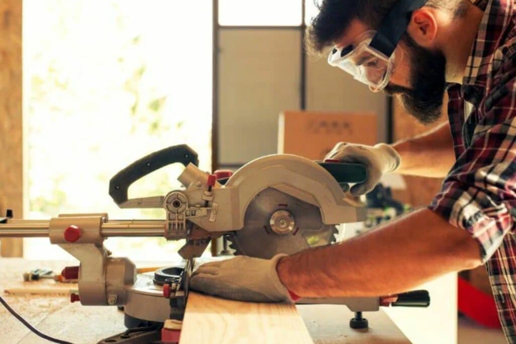 carpenters dubai home maintenance services in dubai