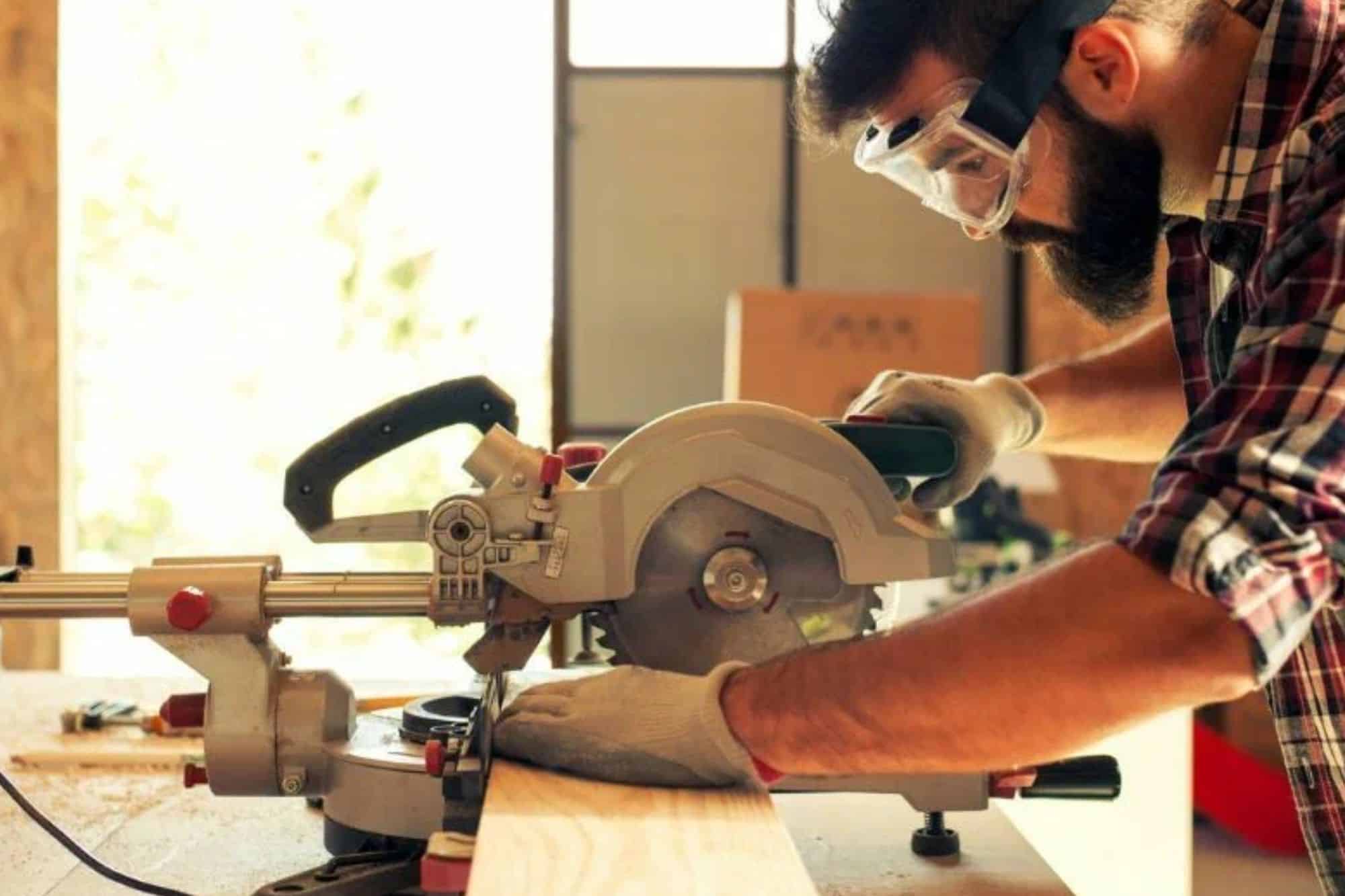 carpenters dubai home maintenance services in dubai