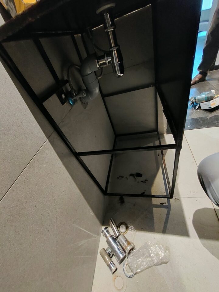 Vanity basin plumbing repaired